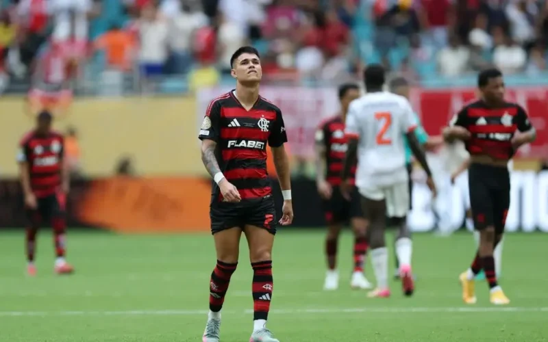 2025-06-29t220915z_1602410714_up1el6t1pjdop_rtrmadp_3_soccer-club-fla-fcb