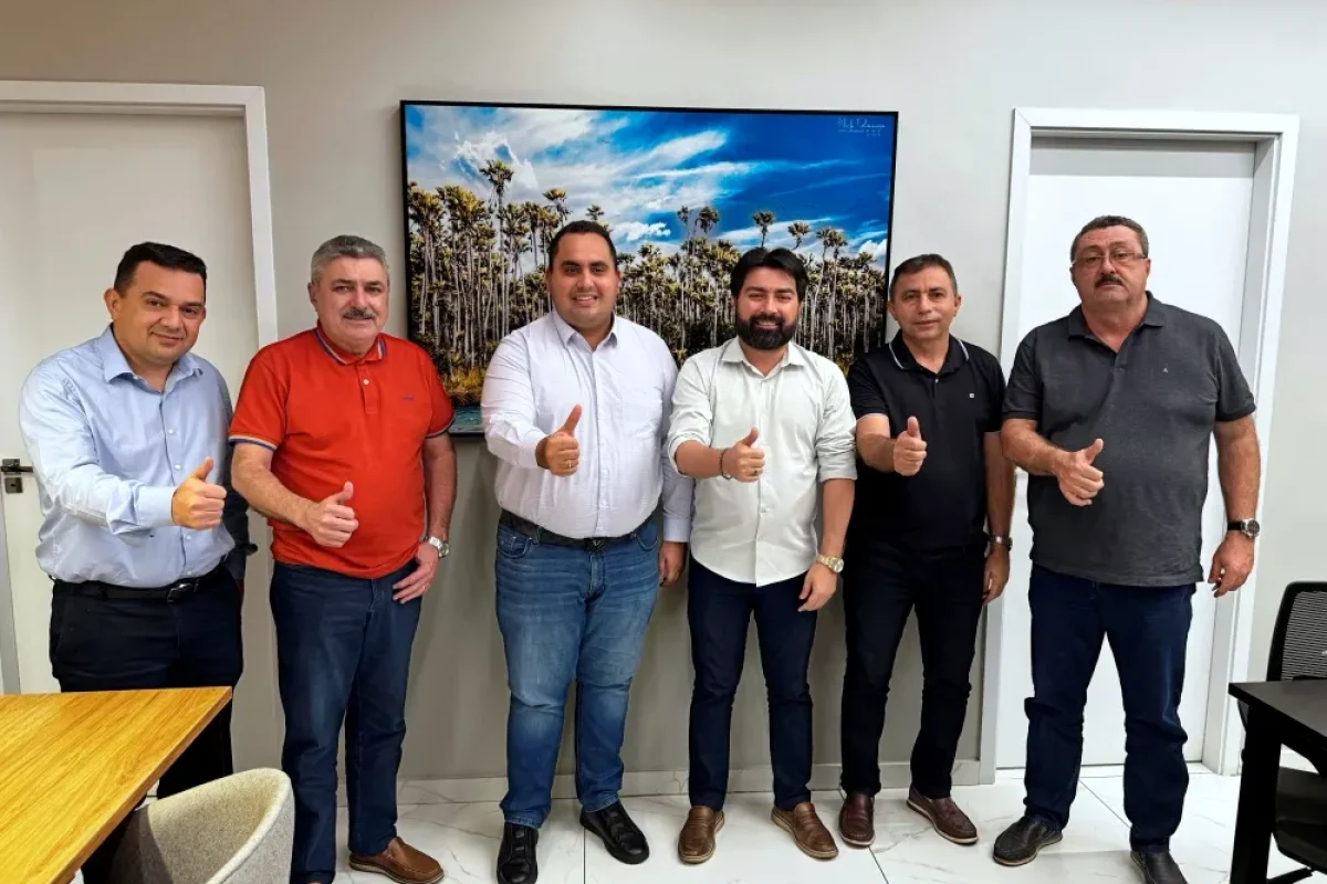 Prefeito-Magno-Dantas-cumpre-extensa-agenda-em-Teresina-e-trata-de-obras-seca-e-visita-do-governador-a-Simoes-13