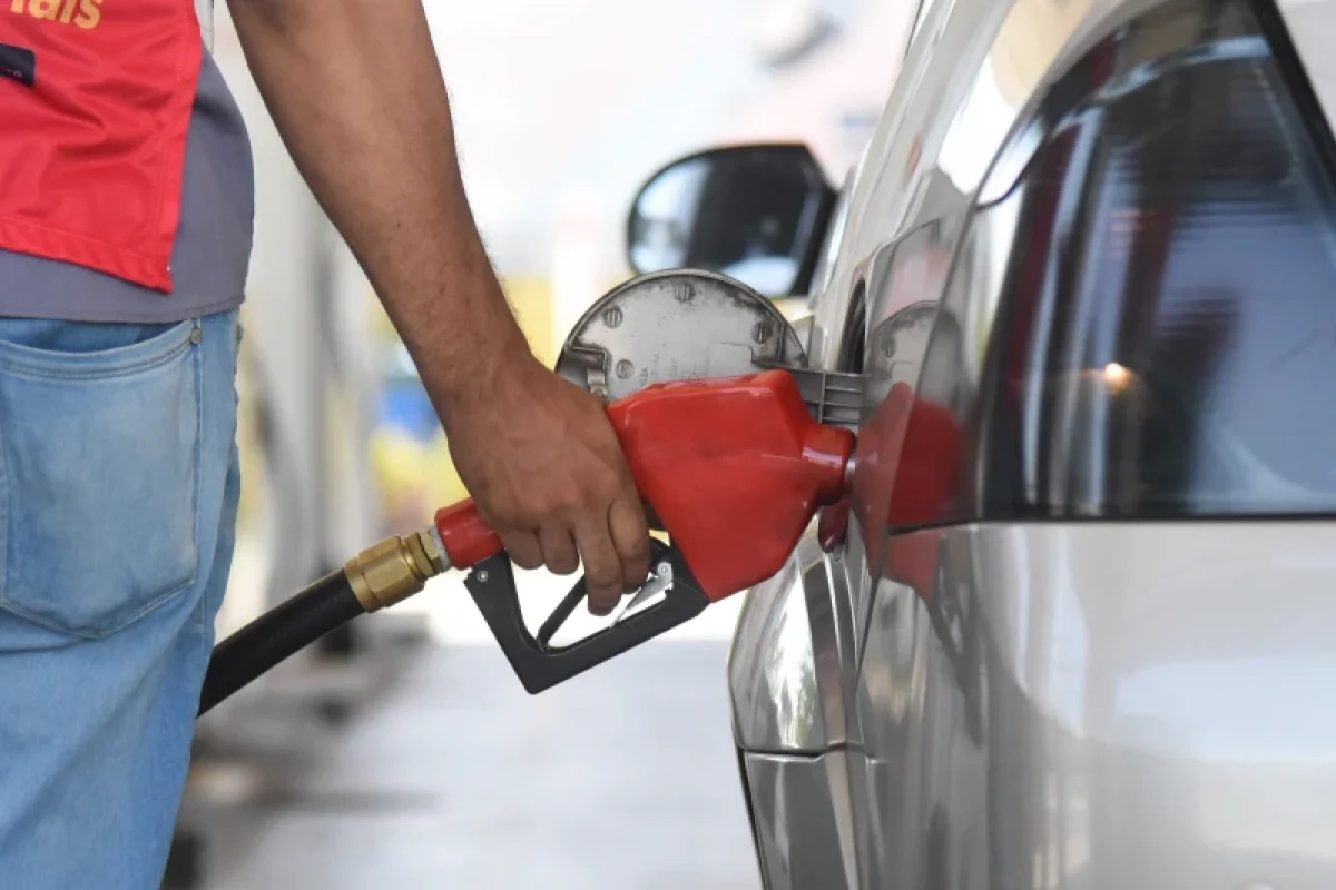 combustivel gasolina posto
