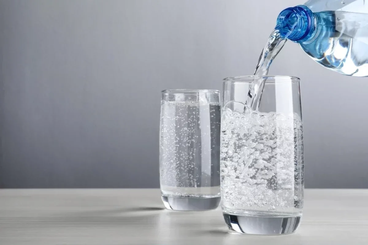 afinal-a-agua-com-gas-e-ou-nao-saudavel-nutricionista-explica-e2cf4f57-31e5-480e-a544-3f5fc5fb47e7.jpg