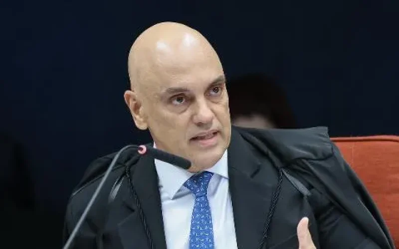 alexandre-de-moraes-no-julgamento-da-1-turma-sobre-denuncia-contra-bolsonaro-e-outros-acusados-de-tentativa-de-golpe-1742921750135_v2_615x300