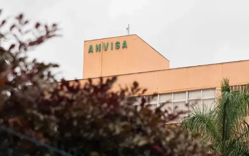 anvisa-proibiu-distribuicao-de-lotes-de-medicamentos--57efed66f5fdf0ee
