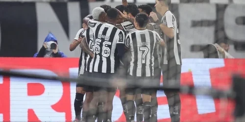 botafogo-da-show-de-gols-e-atropela-inter-no-nilton-santos-confira-os-lances-8807ef9d-ff9b-4487-8d0c-ac68fa3954d9.jpg