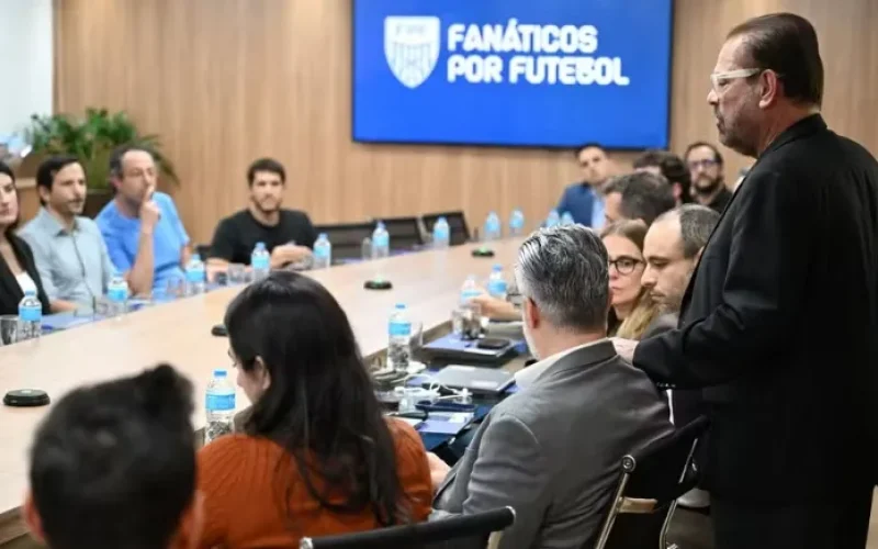 clubes-e-operadoras-de-apostas-se-reuniram-a-federacao-de-sao-paulo-para-discutir-projetos-de-restricao-a-publicidade-de-bets--f514425482f87d18
