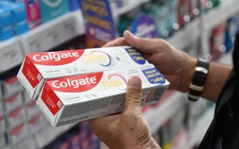 colgate-para-de-fabricar-clean-mint-apos-dispararem-queixas-de-reacoes-alergicas-ff79406d-f567-4dba-bfd3-92b031f1998b.jpg