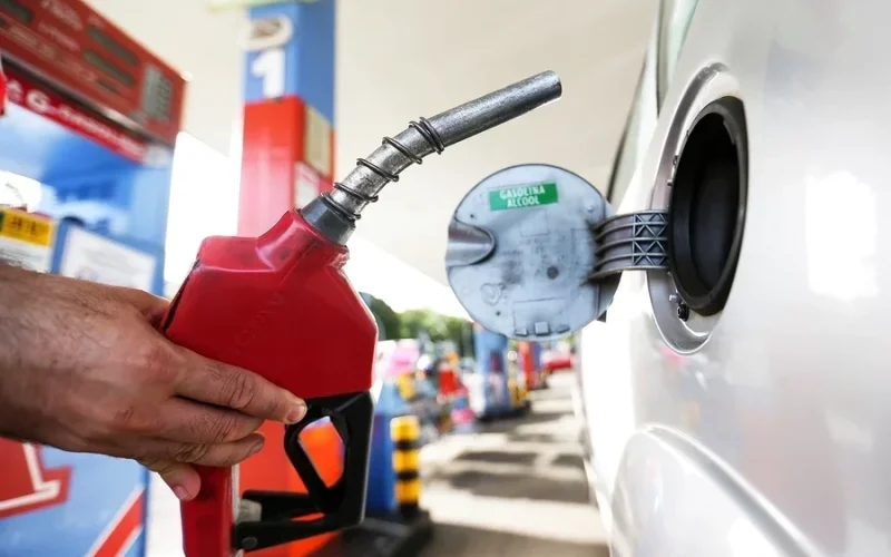 combustiveis-ficarao-mais-caros-a-partir-de-1-de-fevereiro-com-aumento-do-icms-ec6f6e25-d76e-4413-b704-c812ae607d6c.jpg