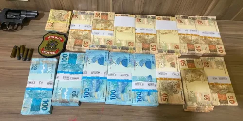 dinheiro-e-arma-apreendidos--b41ac1e080d0f45a