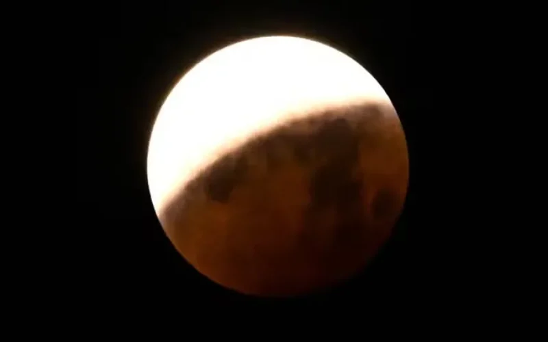 eclipse-lunar--5a73d53789a36b0b