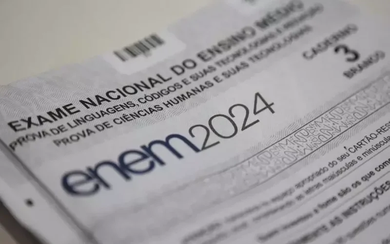 enem-2024-apenas-12-candidatos-tiraram-nota-maxima-na-redacao-diz-ministro-78c7f0b0-eb09-4801-8d45-174f2edf0ec2.jpg