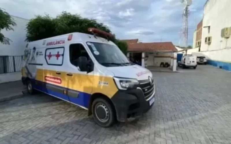 homem-finge-mal-estar-para-pegar-carona-de-ambulancia-ate-bar-52b492eb-ef57-48d4-bc3a-41bc095db67b.jpg