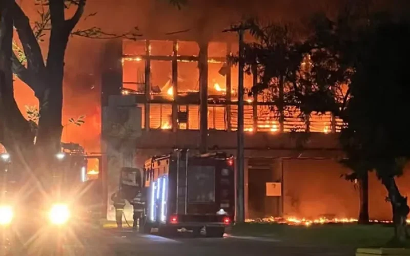 incendio-em-predio-da-ufpe--70011e1c03b2aa44