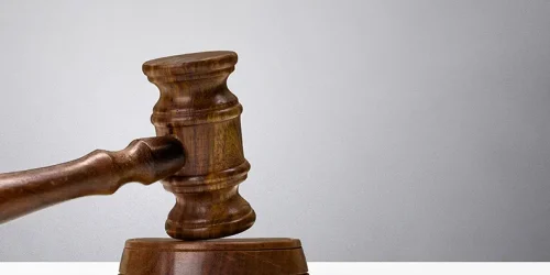 julgamento-decisaojudicial-justica-martelo-freepik
