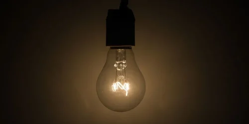 lampada-luz-energia-imagem-por-marcello-casal-jr-da-agencia-brasil-1024x613-1764278384