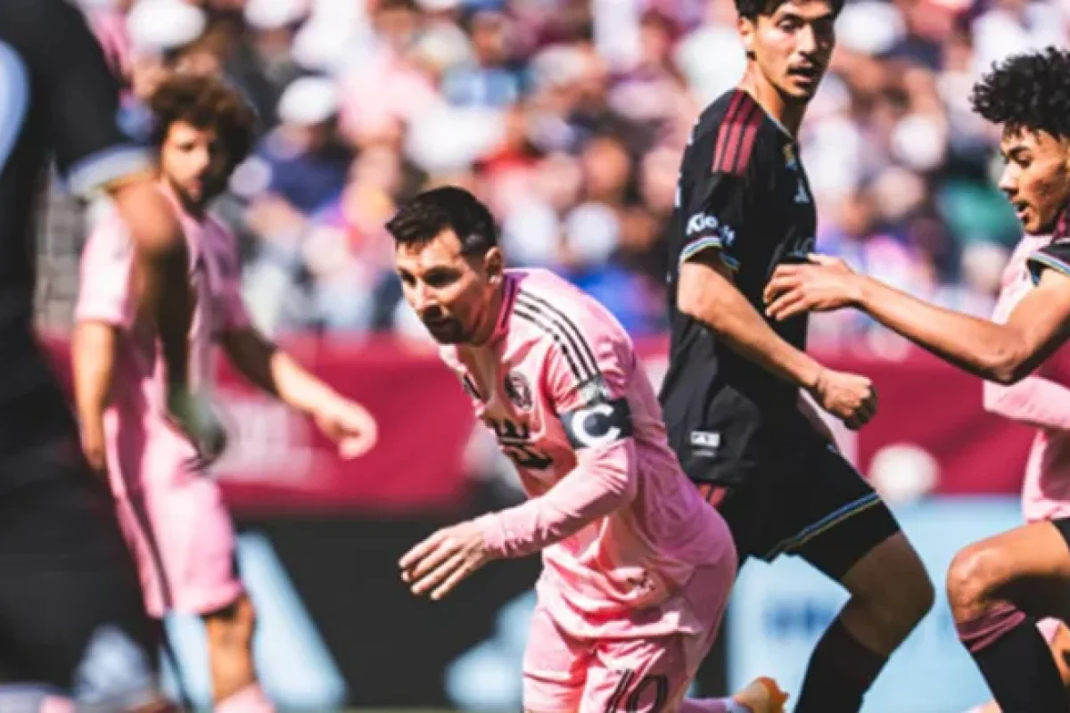 lionel-messi-deixou-o-campo-na-vitoria-do-inter-miami-sobre-o-philadelphia-union--e0e8d4bcad8498ea