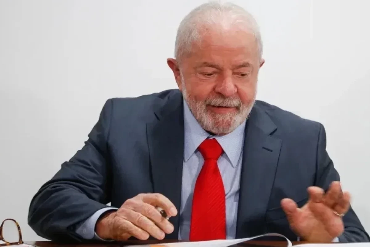lula-assina-projeto-que-amplia-a-isencao-do-ir-a-quem-ganha-ate-r-5-mil-72a1706e-cc8e-434c-9870-0202af33a1be.jpg