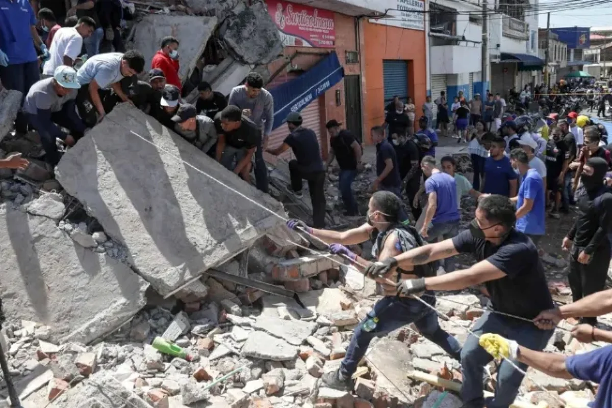 mais-de-60-predios-desabaram-apos-terremoto-de-magnitude-7-4-na-colombia--4c68745c383d8965