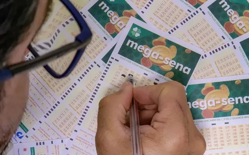 mega-sena-acumula-e-premio-principal-pode-chegar-a-r-11-milhoes-no-sabado-005b9510-52a0-429a-a162-d583446e7af3.jpg