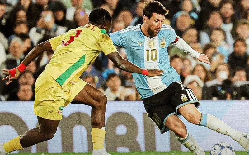messi-se-despede-da-selecao-argentina-com-gol-assistencias-e-muita-emocao--8251eb4cfc565e1b