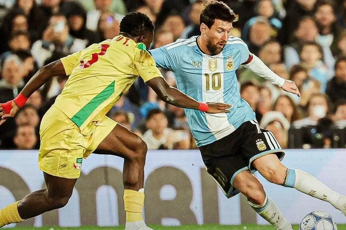 messi-se-despede-da-selecao-argentina-com-gol-assistencias-e-muita-emocao--8251eb4cfc565e1b