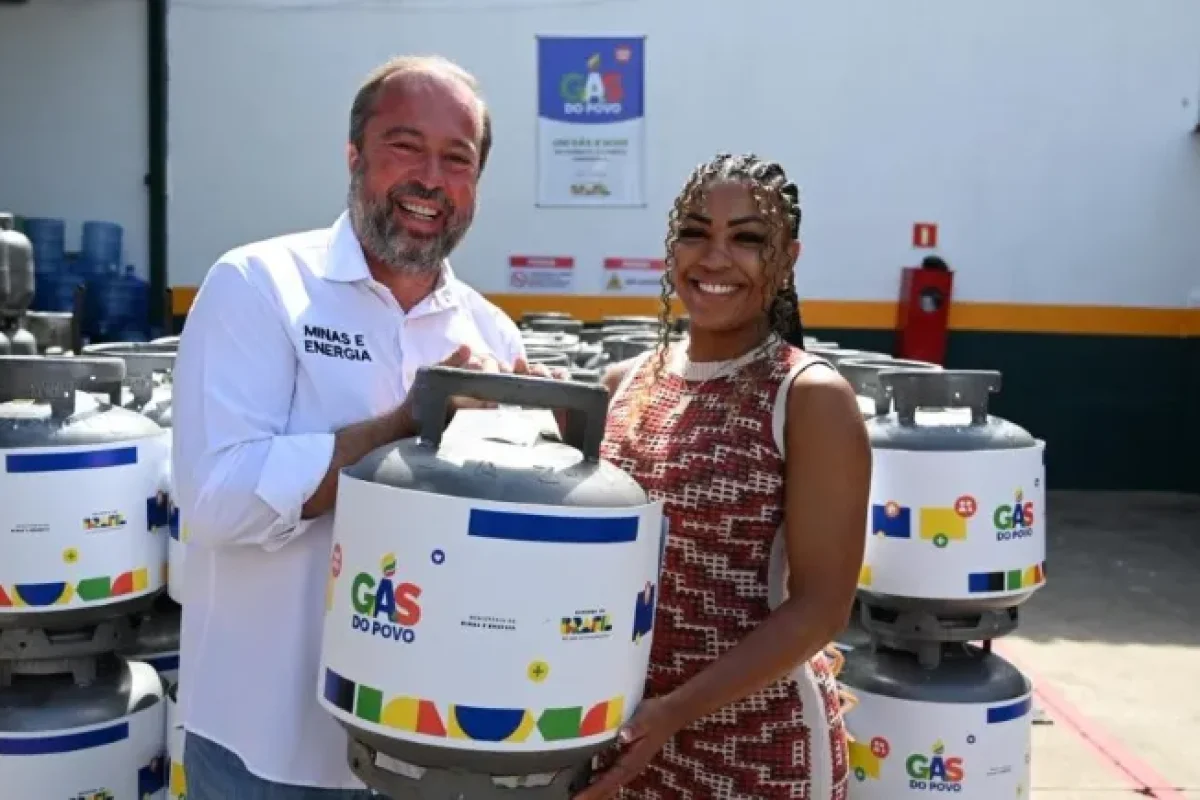 ministro-alexandre-silveira-minas-e-energia-participou-das-primeiras-entregas-do-gas-do-povo-em-belo-horizonte--eb5f182cbf4ab167