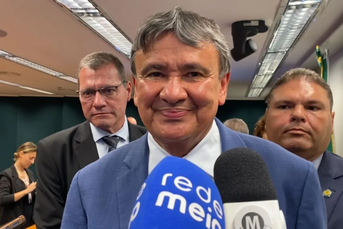 ministro-wellington-dias-anuncia-195-vans-do-mobisuas-para-municipios-do-piaui-7756b5ab-2149-4ab9-adc9-5f2e3771f508