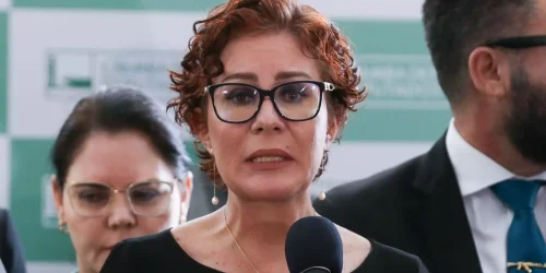 moraes-decreta-prisao-da-deputada-carla-zambelli-e-a-inclui-na-lista-da-interpol-9c7edac2-2a4f-4322-a3fb-3a04d7ef45cc