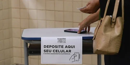 mp-eleitoral-reforca-proibicao-de-uso-de-celulares-nas-cabines-de-votacao-no-piaui--8bdb12f9da356c7b