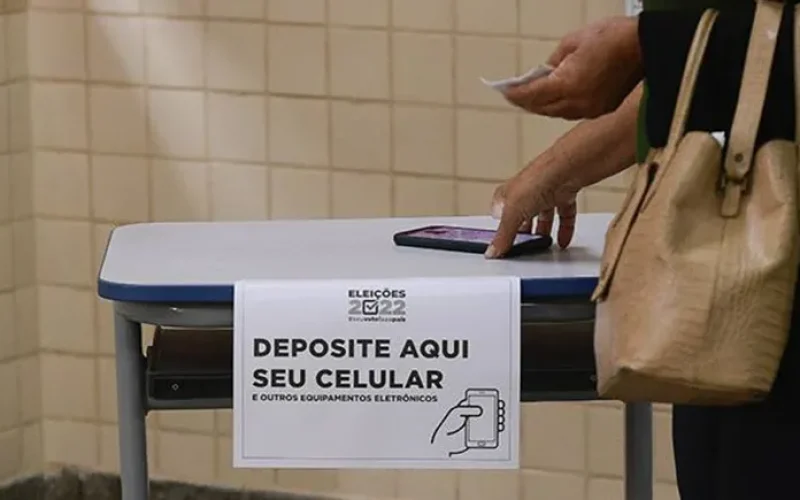 mp-eleitoral-reforca-proibicao-de-uso-de-celulares-nas-cabines-de-votacao-no-piaui--8bdb12f9da356c7b