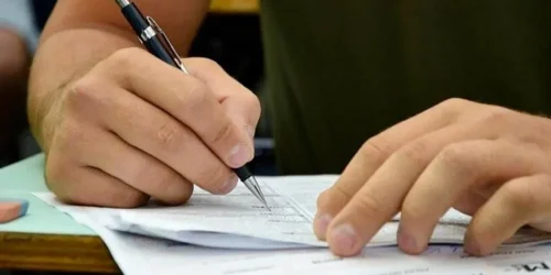 notas-do-enem-dos-concursos-serao-divulgadas-hoje-veja-cronograma-66c2cbd2-9a1b-4cb9-a70a-0f1668699ac9.jpg
