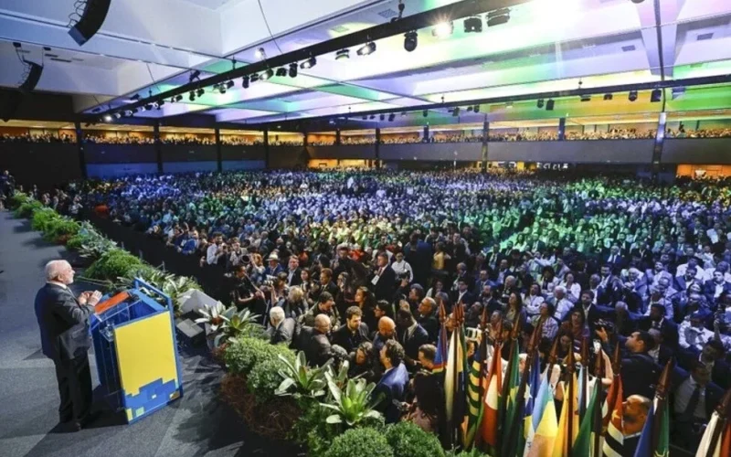 o-prefeito-e-um-aliado-na-execucao-das-politicas-diz-lula-na-marcha-dos-municipios-0945db19-a56c-4a67-82d2-2f70a647af69.jpg