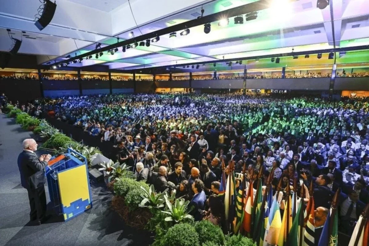o-prefeito-e-um-aliado-na-execucao-das-politicas-diz-lula-na-marcha-dos-municipios-0945db19-a56c-4a67-82d2-2f70a647af69.jpg