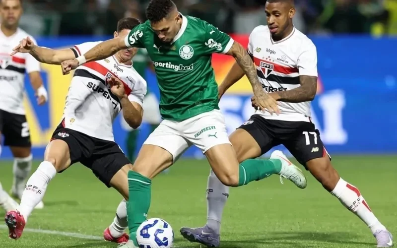 palmeiras-vence-classico-com-gol-de-vitor-roque-e-assume-a-lideranca-do-brasileirao-c1ee67d8-6e3f-4974-8948-a6a1df59b20e.jpg