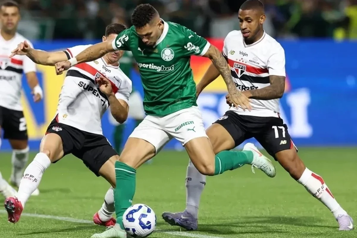 palmeiras-vence-classico-com-gol-de-vitor-roque-e-assume-a-lideranca-do-brasileirao-c1ee67d8-6e3f-4974-8948-a6a1df59b20e.jpg