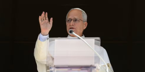 papa-leao-xiii-lidera-a-oracao-do-angelus-da-janela-do-palacio-apostolico-no-vaticano-em-11-de-outubro-de-2026--e89b2cfeb06bd31c