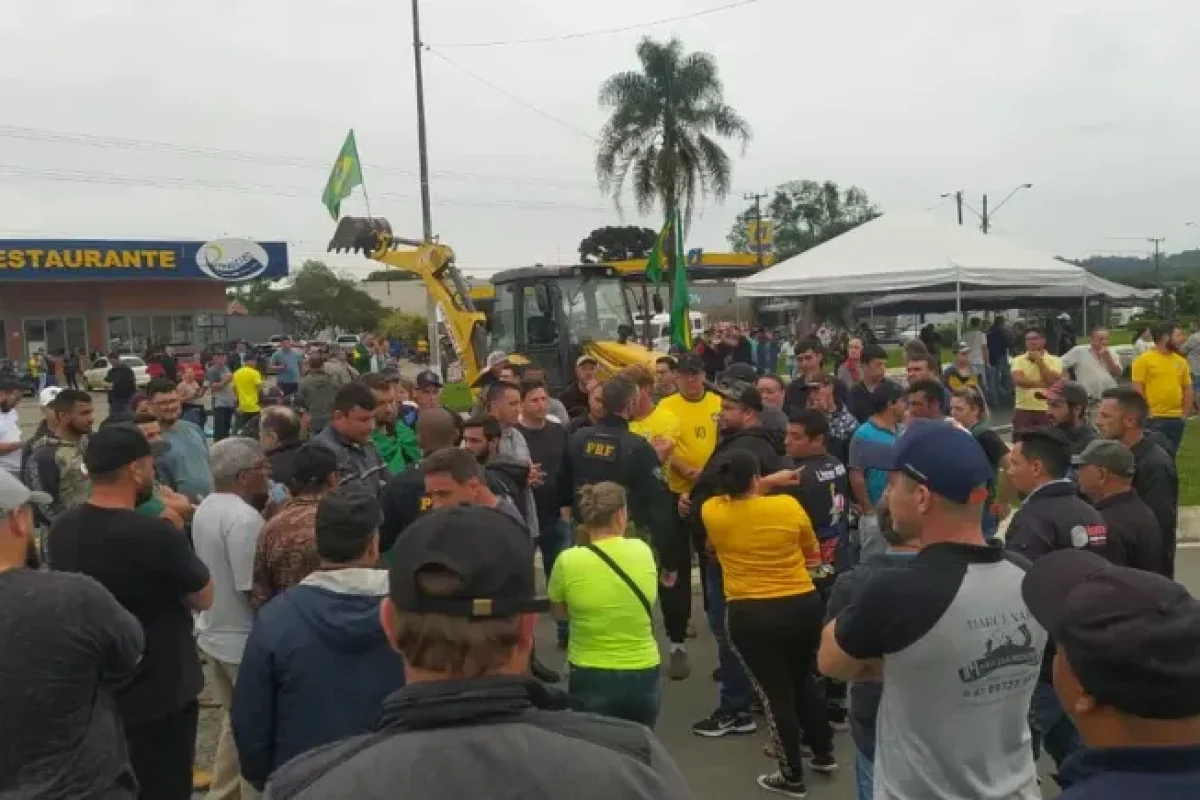 paralisacao-dos-caminhoneiros-em-2022--3288aa8af99e1a7d