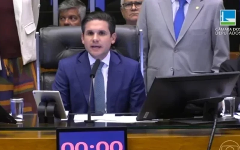 pec-da-blindagem-projeto-ocupou-toda-a-terca-feira-na-camara-dos-deputados--d1b4cf212e2dda24.jpg
