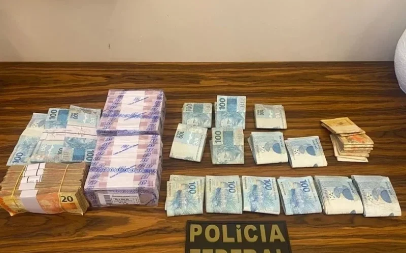 pf-apreende-joias-carros-de-luxo-e-mais-de-r-50-mil-em-operacao-contra-desvios-52519fb1-a76f-4b41-975e-23071263f306.jpg