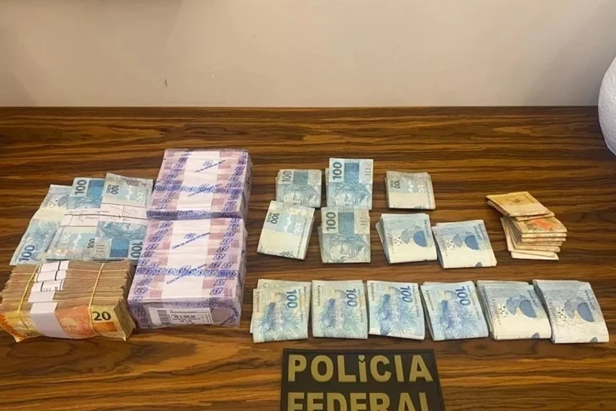 pf-apreende-joias-carros-de-luxo-e-mais-de-r-50-mil-em-operacao-contra-desvios-52519fb1-a76f-4b41-975e-23071263f306.jpg