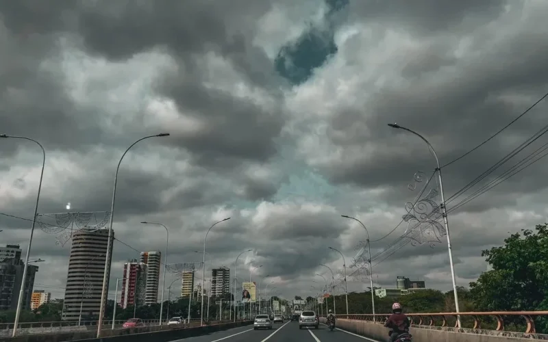 piaui-sob-alerta-chuvas-fortes-e-ventos-de-ate-100-km-h-previstos-pelo-inmet-09ff9f88-2865-48f9-ae88-9250ed266261.jpg