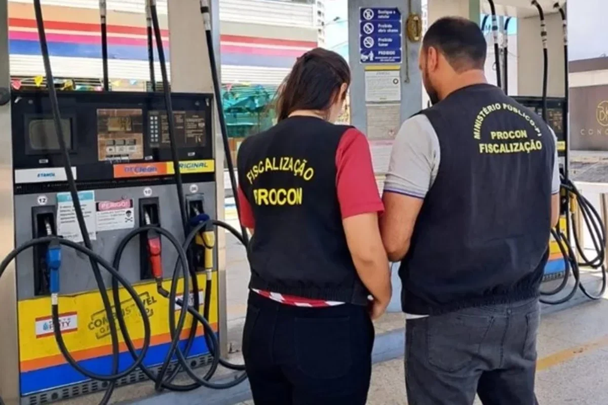 procon-autua-dois-postos-de-combustiveis-por-elevacao-no-preco-da-gasolina-em-the-a2302843-fcdf-4e53-9d22-8cb31ee7917c.jpg