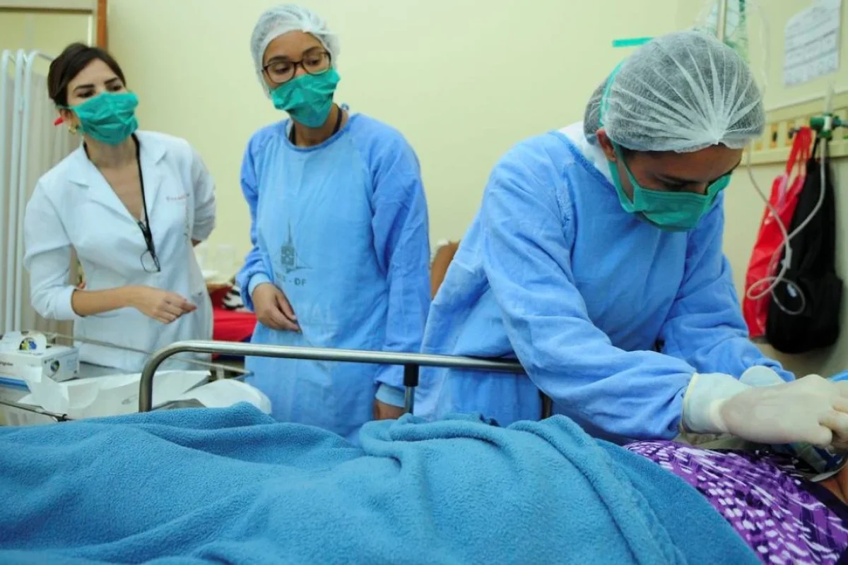 pronto-socorro-do-hospital-de-santa-maria-recebe-30-enfermeiros-voluntarios-25556810757-1684237321