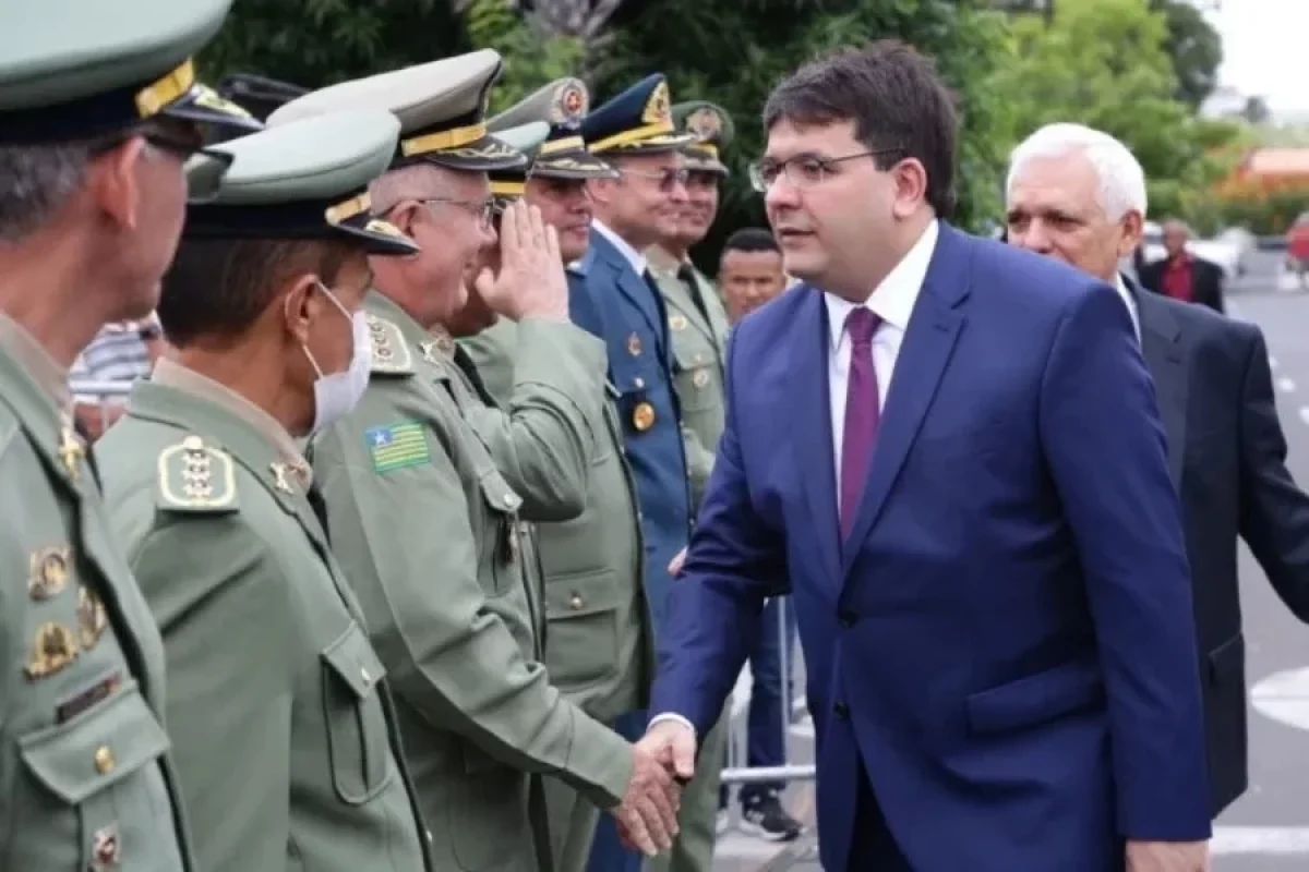 rafael-fonteles-define-valor-extra-para-policiais-do-piaui-veja-quanto-sera-45831e45-0b60-46f2-860d-b5c821ea03e0.jpg