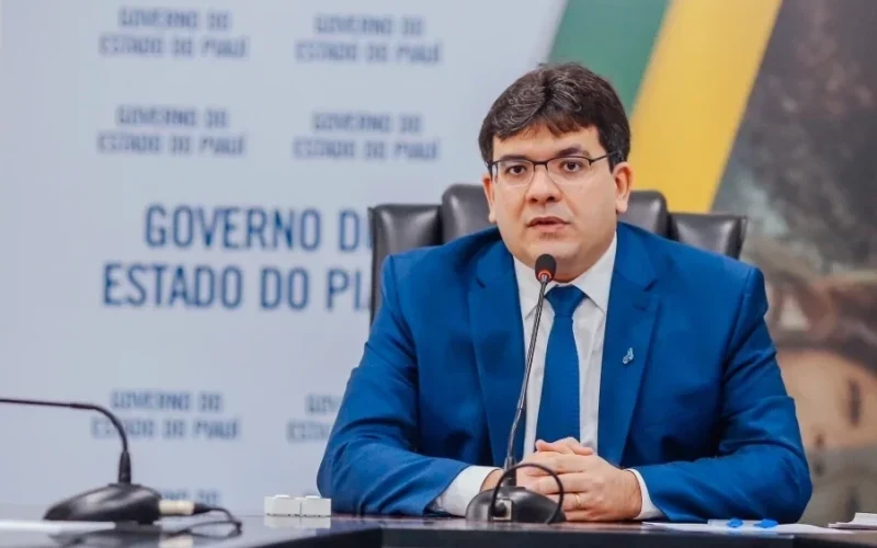 rafael-fonteles-fecha-regulamentacao-de-lei-que-veda-celulares-nas-escolas-veja-o-que-muda-118b080c-d3e6-4d47-8154-6518e5c69830.jpg