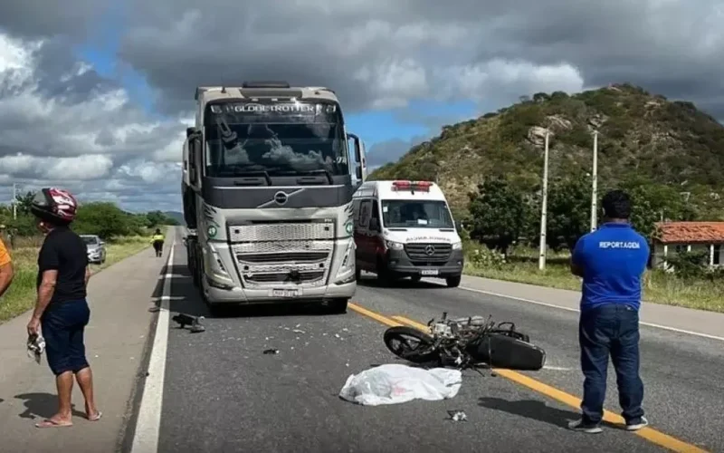 reporter-vai-cobrir-acidente-fatal-no-ceara-e-descobre-que-o-proprio-irmao-e-a-vitima-a694a171-b817-4446-a2c7-8c6fa4547f84.jpg