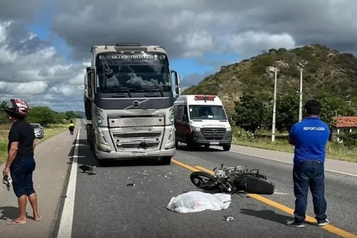 reporter-vai-cobrir-acidente-fatal-no-ceara-e-descobre-que-o-proprio-irmao-e-a-vitima-a694a171-b817-4446-a2c7-8c6fa4547f84.jpg