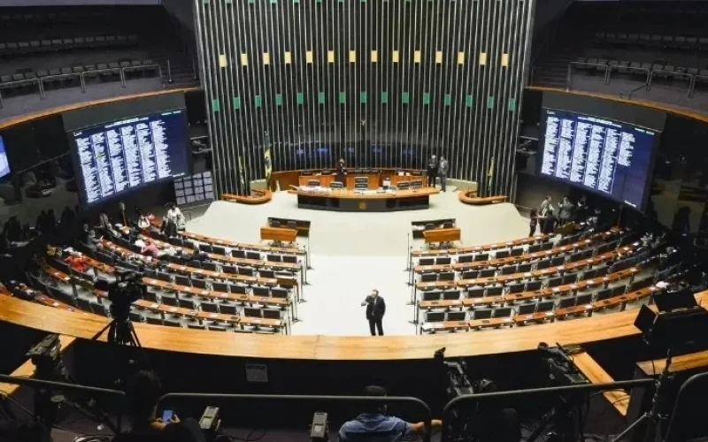 subcomissao-camara-dos-deputados-volta-hoje-a-debater-fim-da-escala-6x1-c4ba34ea-39aa-4f79-b432-1c847805fb26.jpg