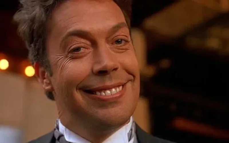tim-curry-3392059-article