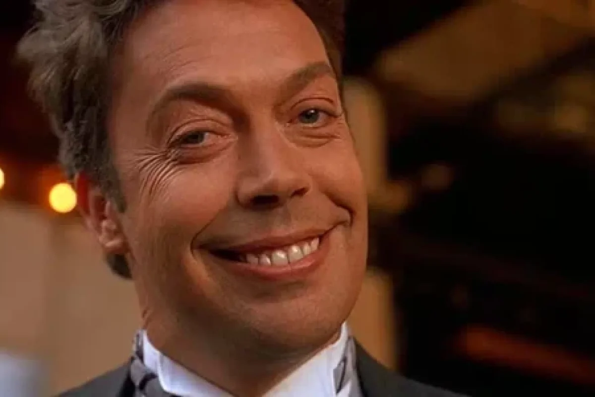 tim-curry-3392059-article