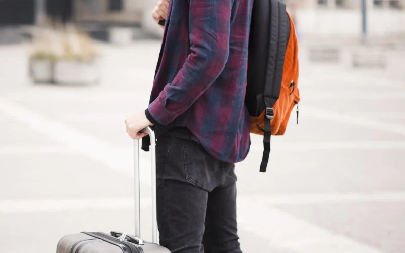 turista-bagagem-mala-mochila-viagem
